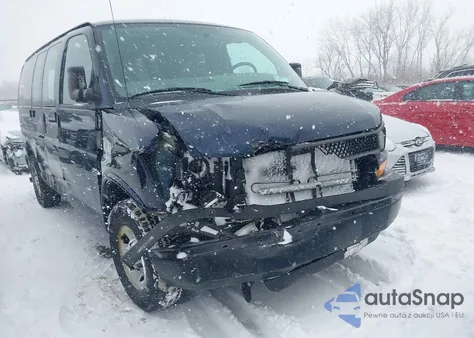 2014 Chevrolet Express 2500 Work Van z USA, uszkodzony, nr VIN 1GCWGFCA3E1121295